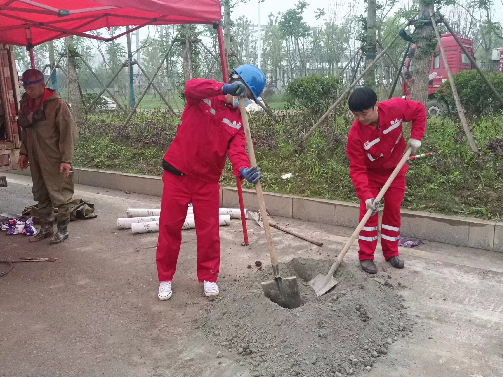 怀集管道疏通哪家好】及时进行市政管道清淤